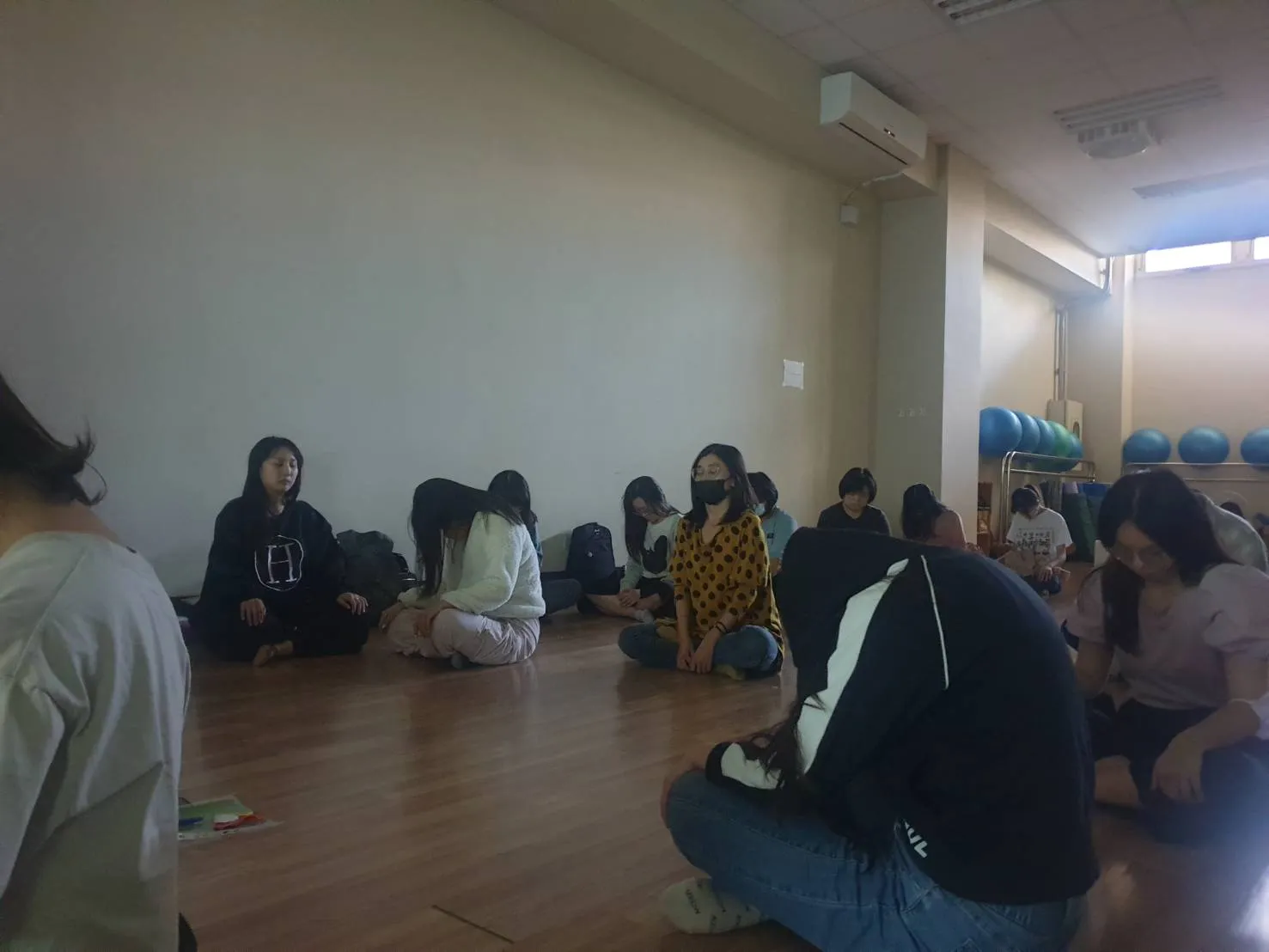 112學年度-112.12.10-表創性藝術治療工作坊 第5張