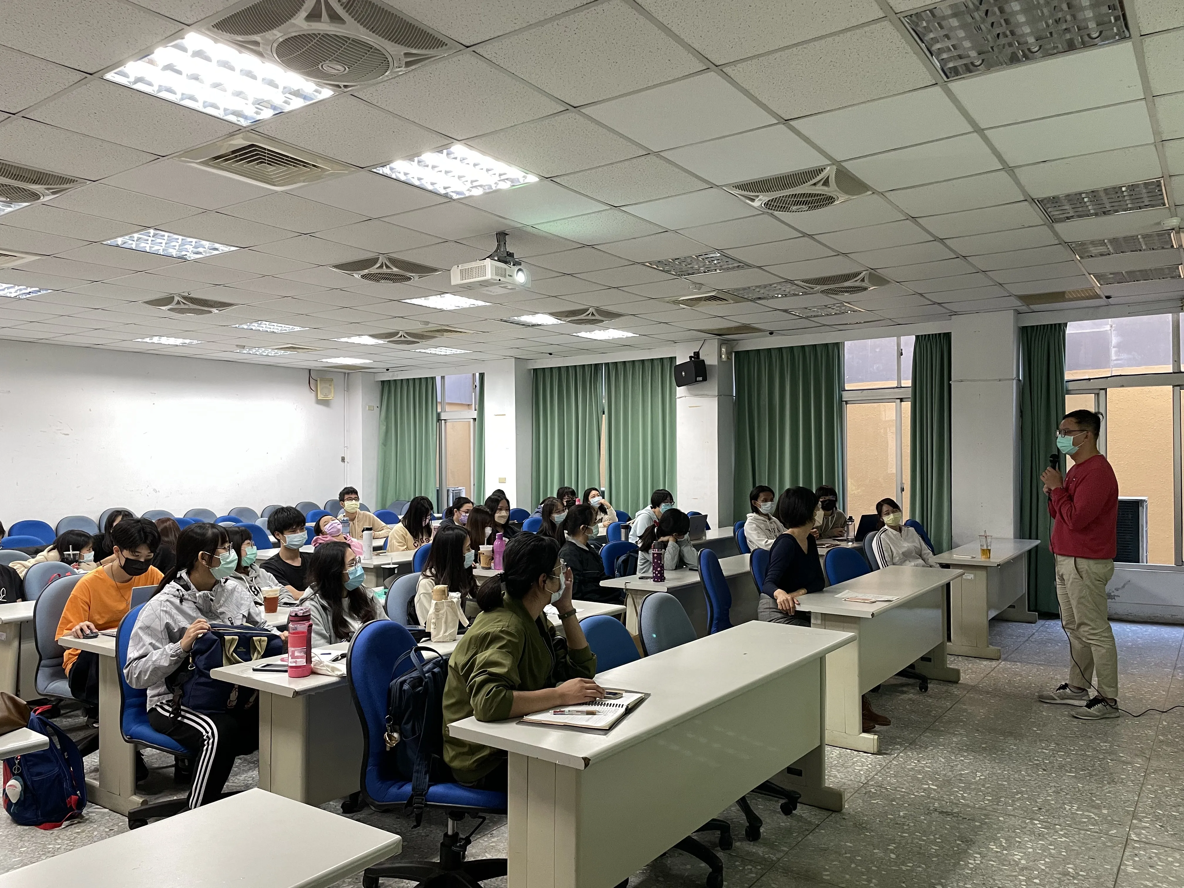 110學年度-110.12.07-系聯合班會 第6張