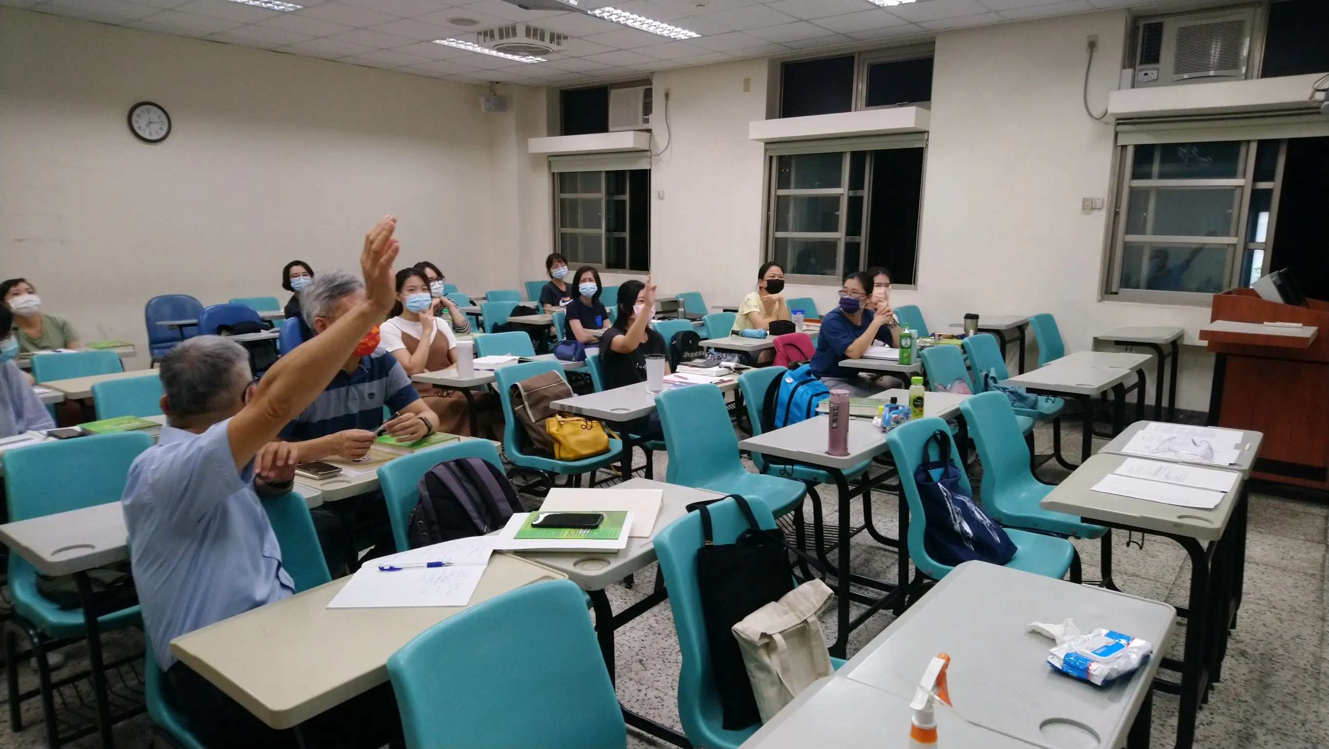 110-1 夜碩一選課輔導 第2張