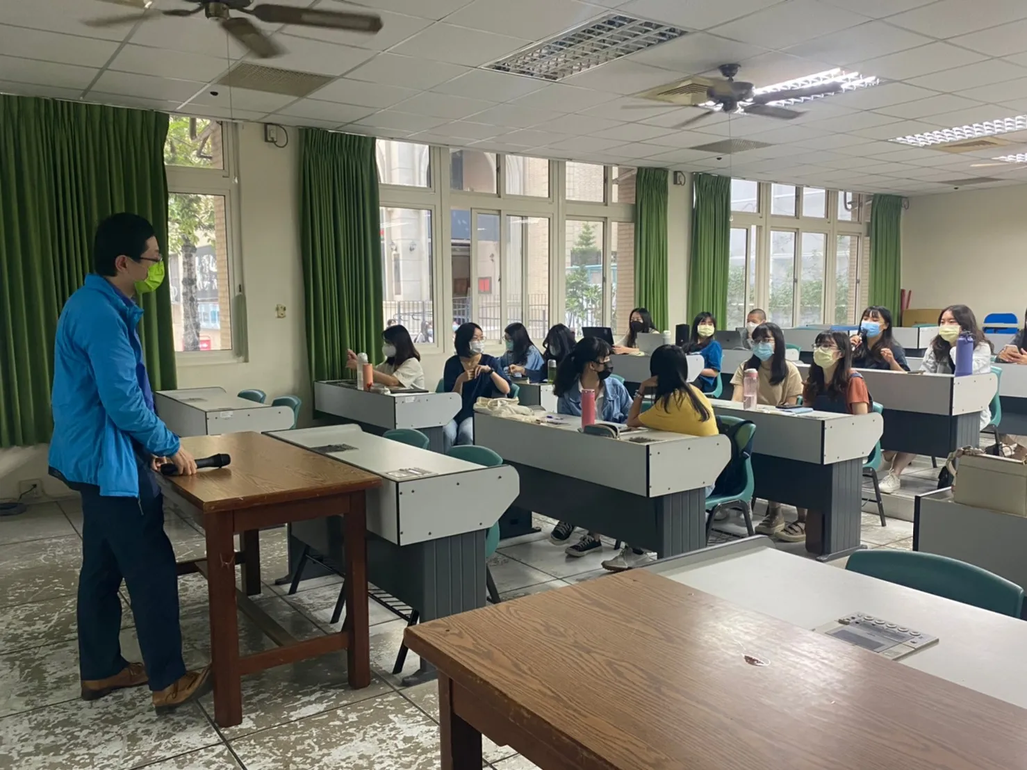110學年度-110.10.20-陳柏霖文化大學心輔系主任/副教授-正向園藝療育在室外實踐 第3張
