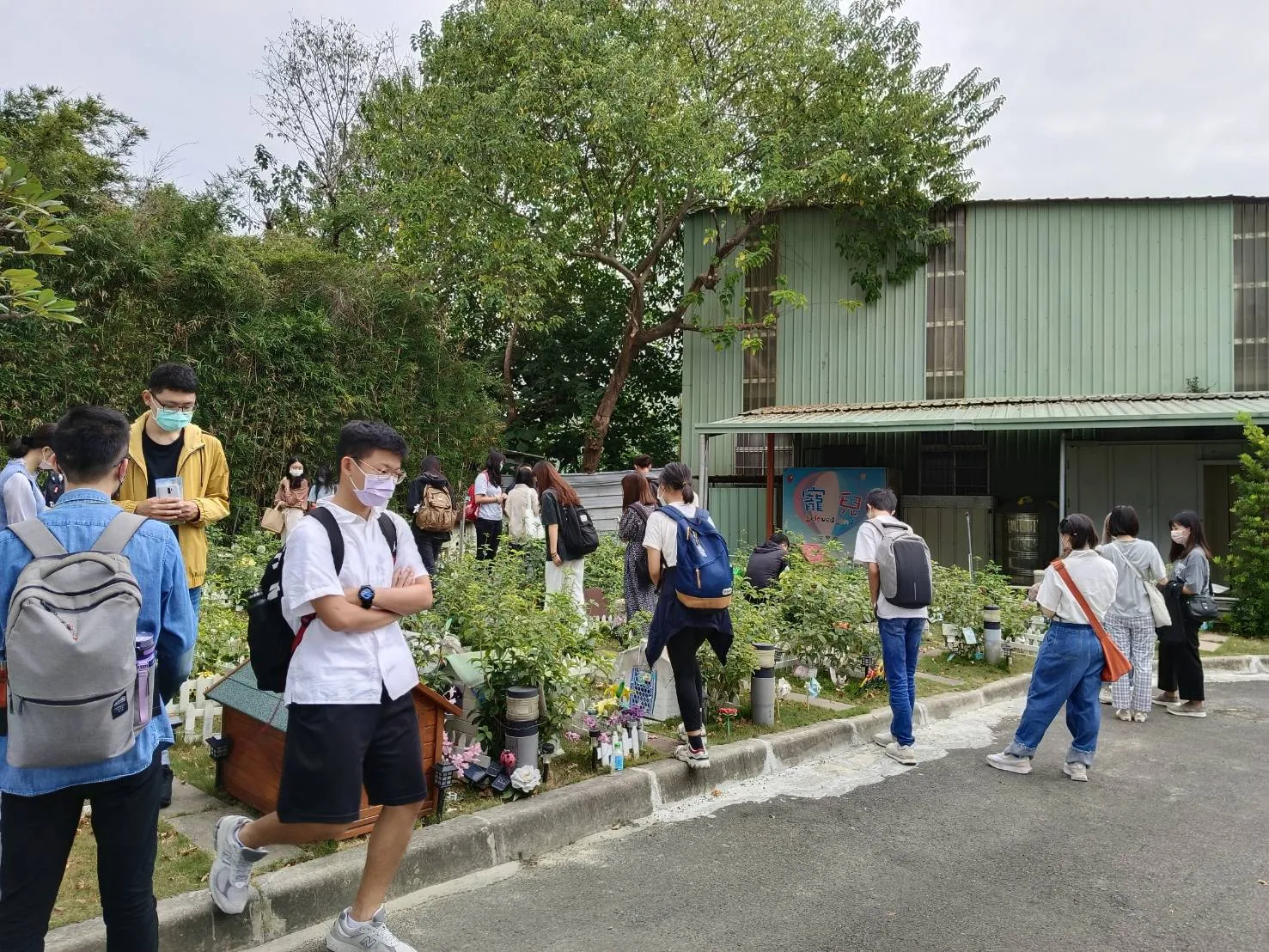 大學部-111.10.20哀傷輔導課 寵兒安樂園參訪 第1張